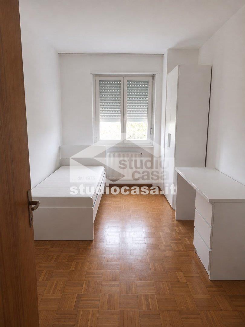 Stanza in Appartamento in affitto a Rovereto