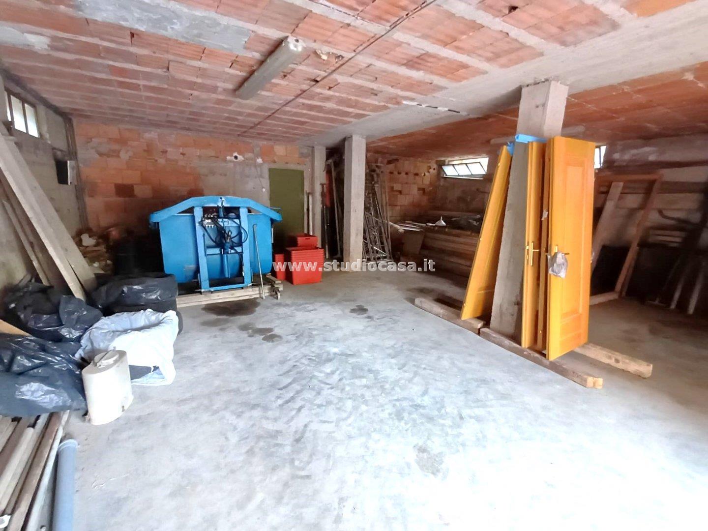 Magazzino in vendita a Volano