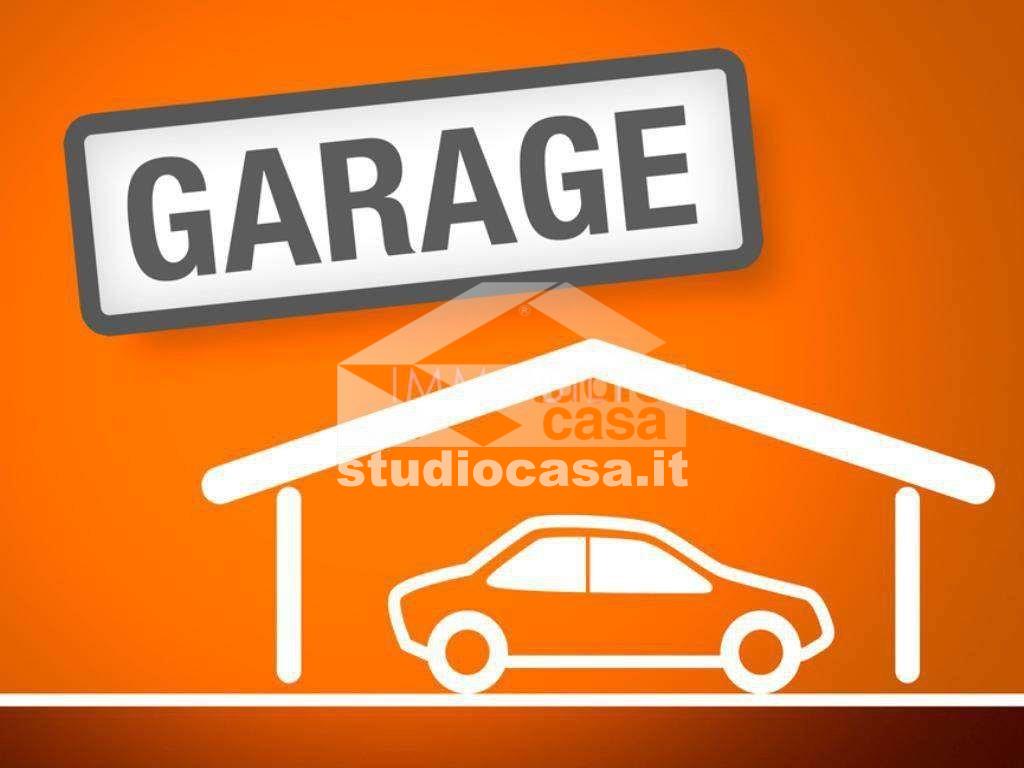 Box / Autorimessa in vendita a Rovereto