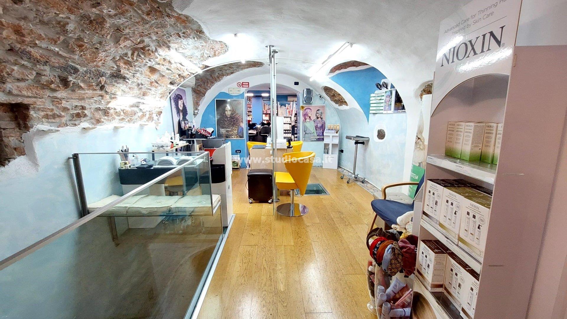 Negozio in vendita a Rovereto