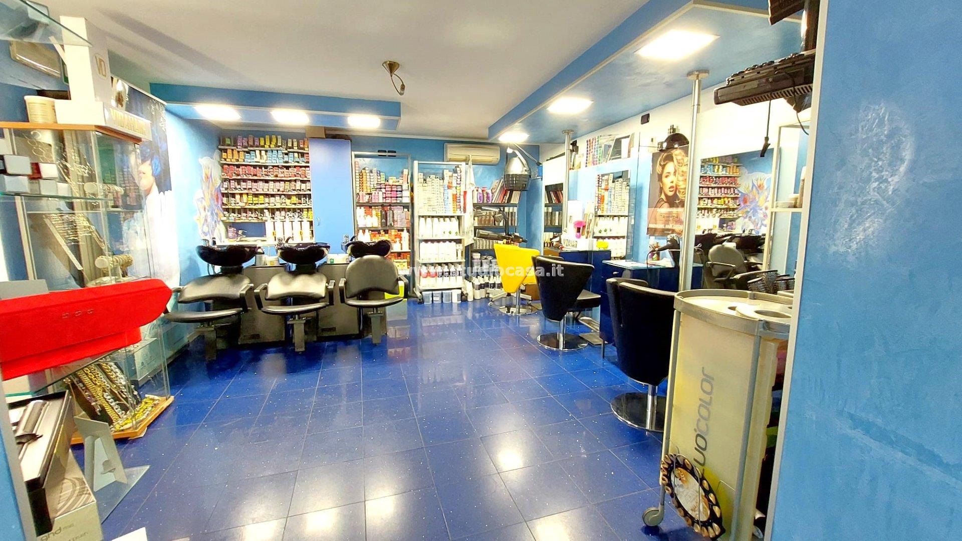 Negozio in vendita a Rovereto