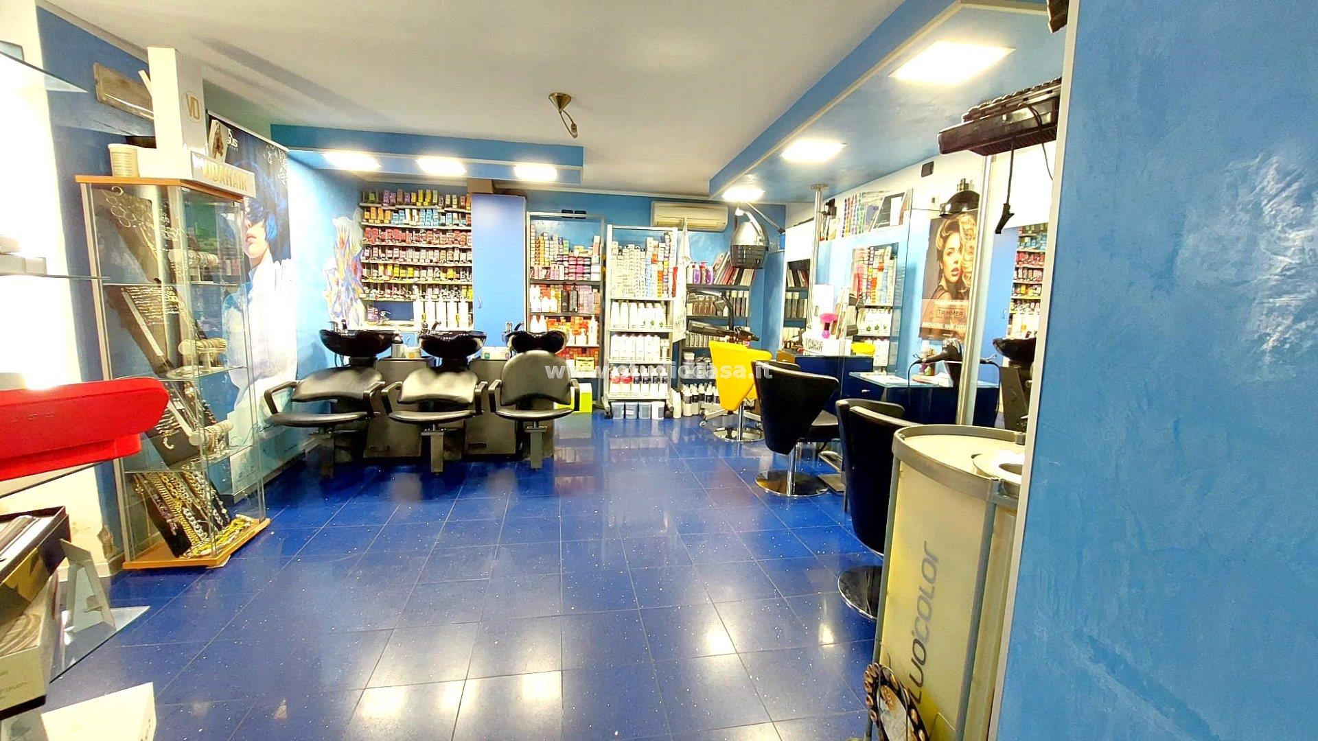 Negozio in vendita a Rovereto