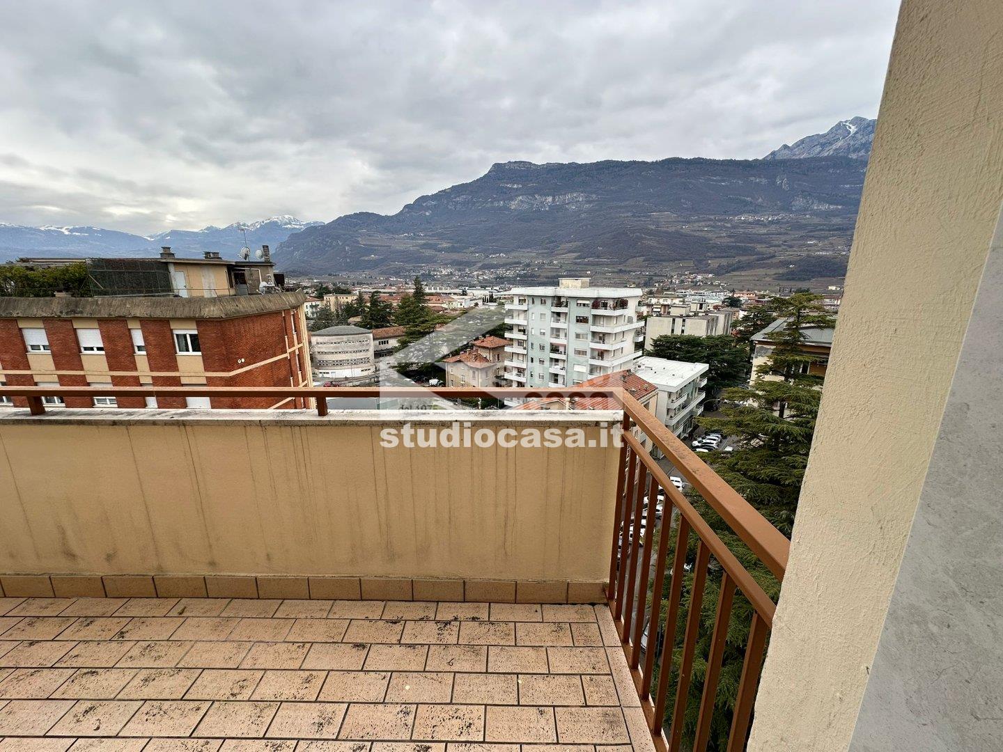 Stanza in Appartamento in affitto a Rovereto