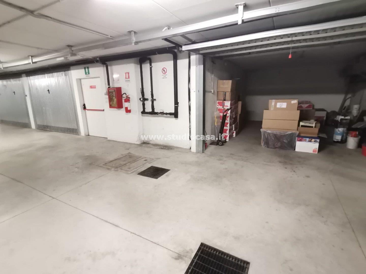 Box / Autorimessa in vendita a Rovereto