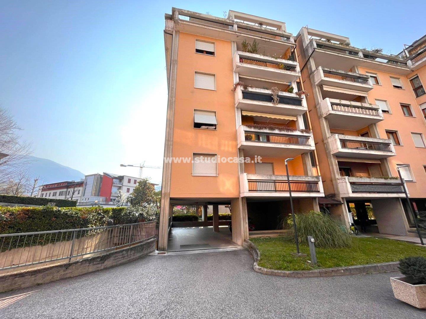 Box / Autorimessa in vendita a Rovereto