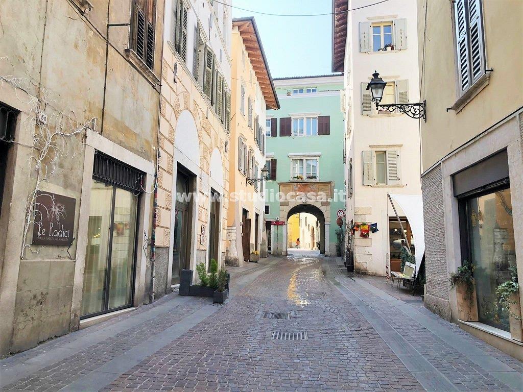 Stanza in Appartamento in affitto a Rovereto