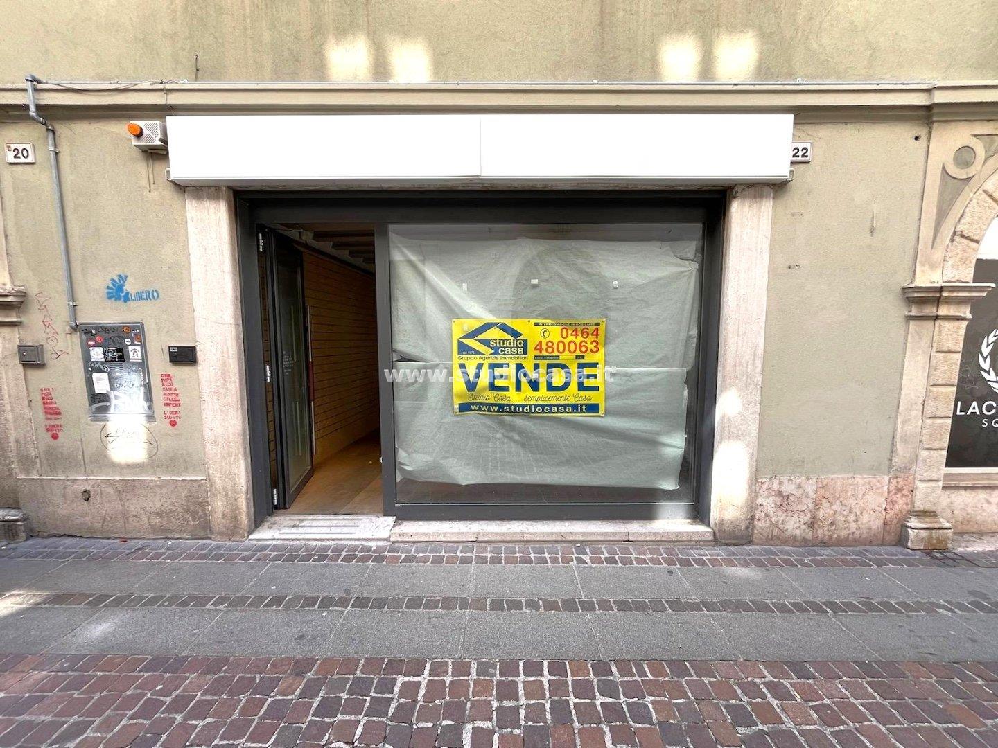 Negozio in vendita a Rovereto