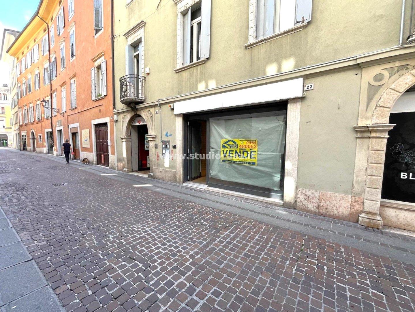 Negozio in vendita a Rovereto