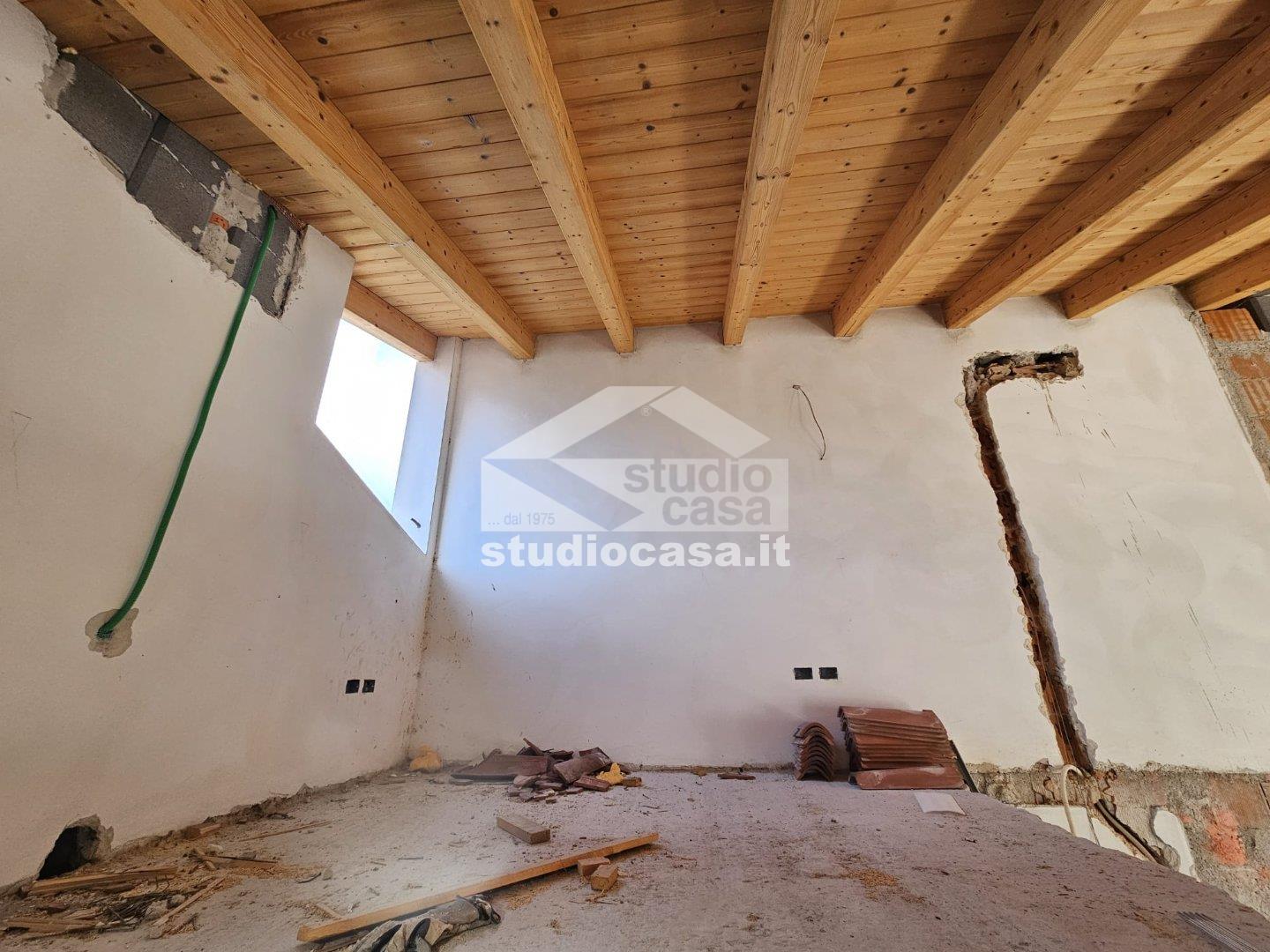 Attico in vendita a Nomi