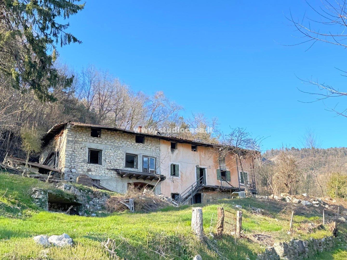 Casa Rustica in vendita a Villa Lagarina