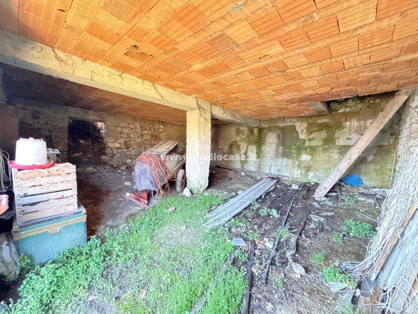 Casa Rustica in vendita a Villa Lagarina