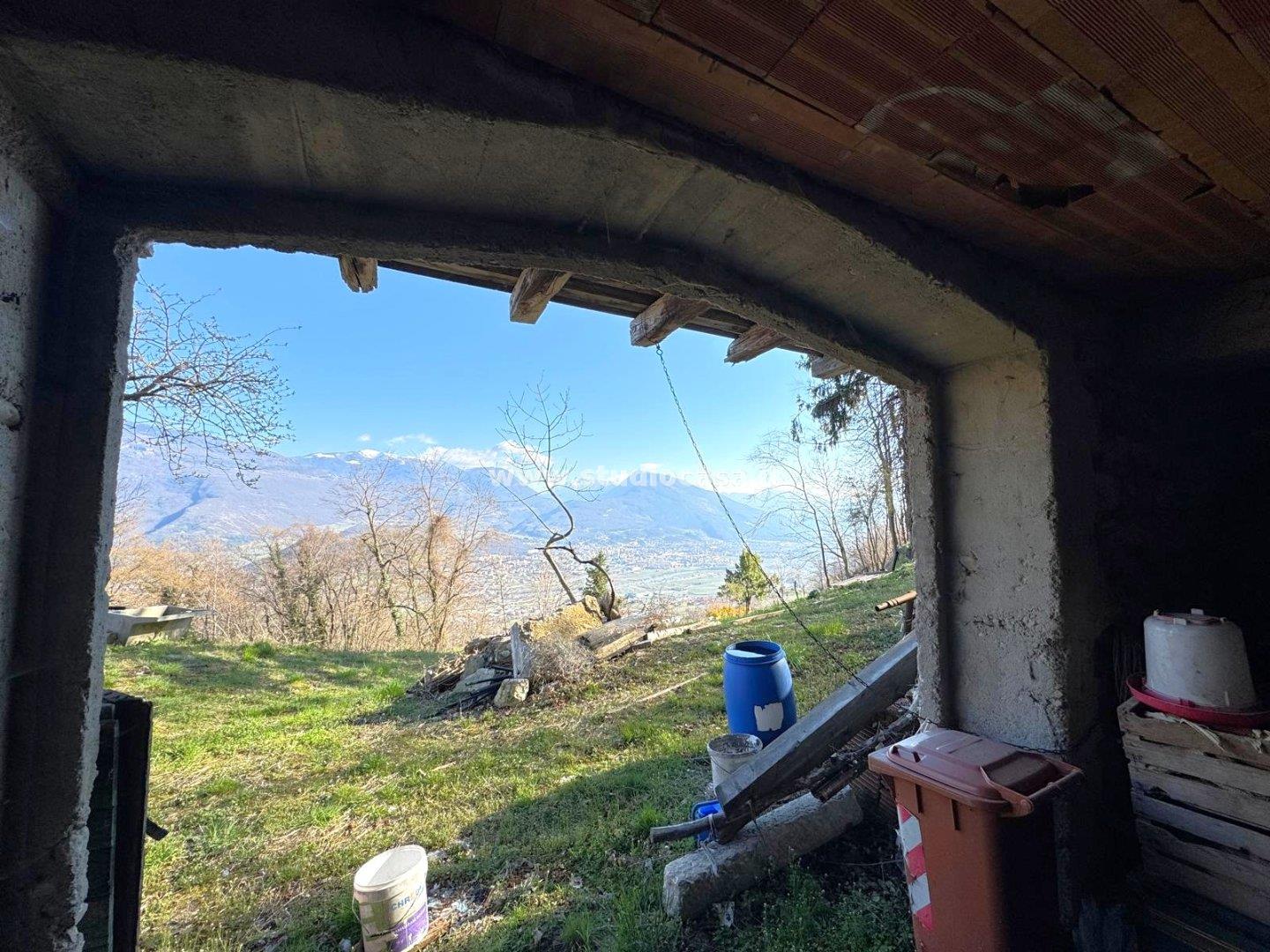 Casa Rustica in vendita a Villa Lagarina