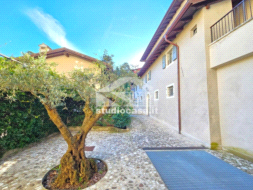 Stanza in Appartamento in affitto a Rovereto