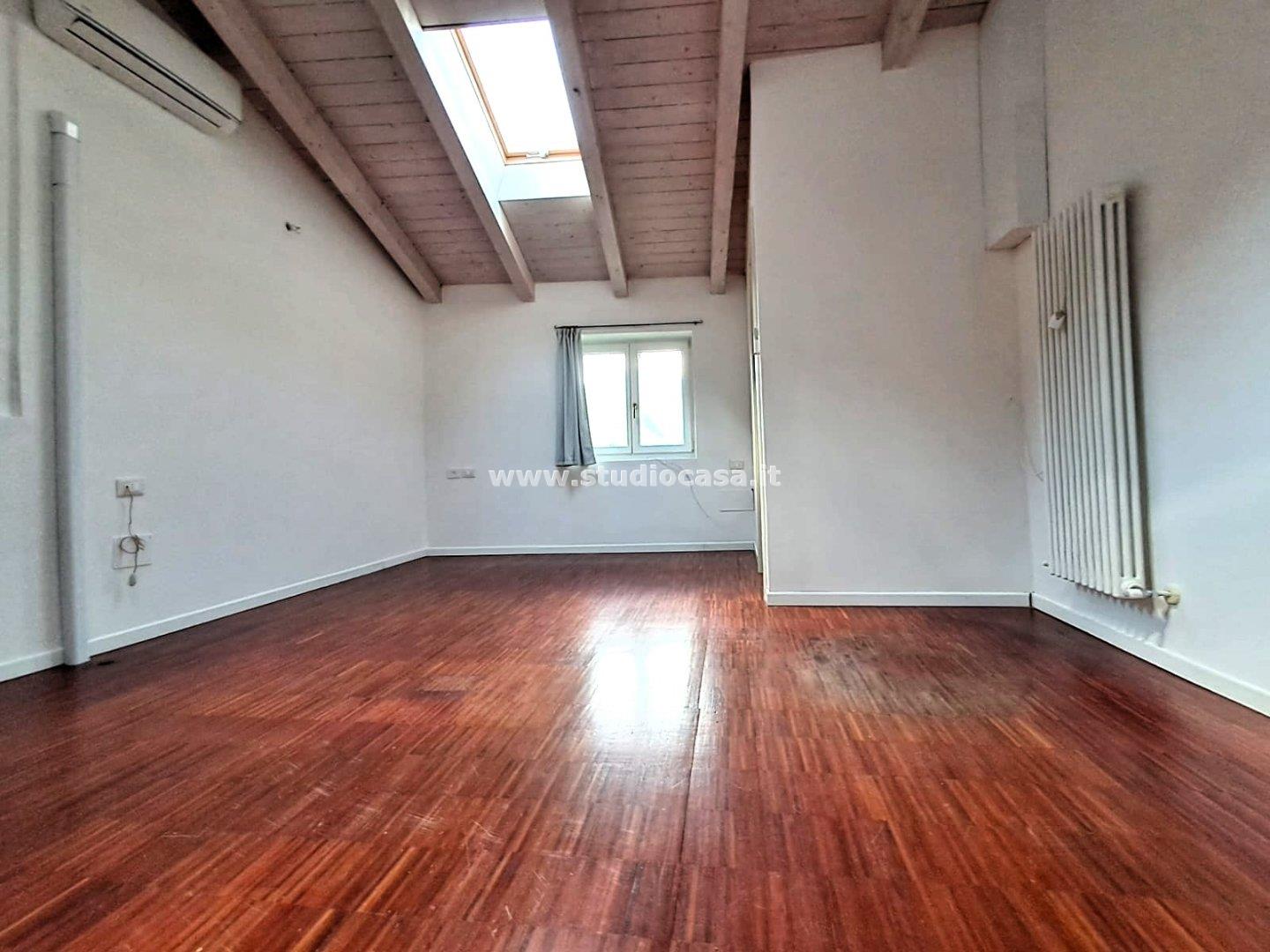 Casa Unifamiliare in vendita a Ala