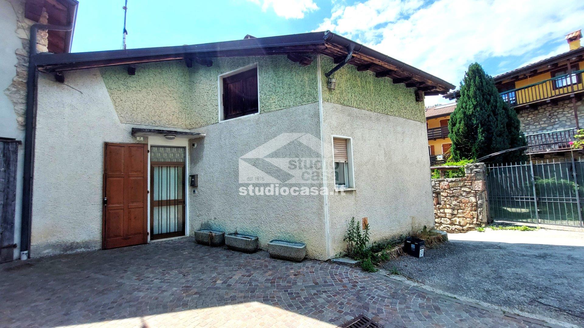 Casa Unifamiliare in vendita a Ronzo-Chienis