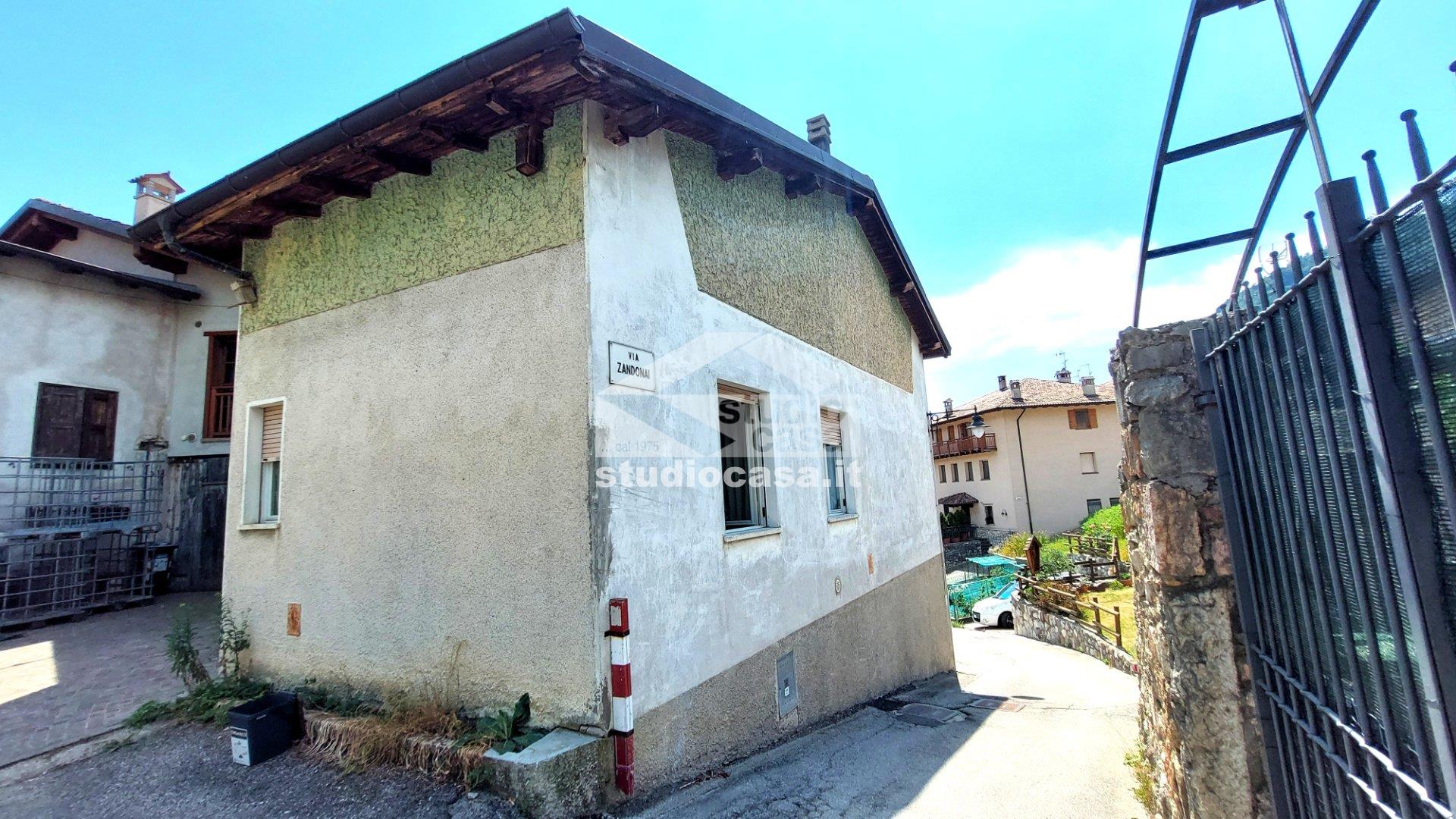 Casa Unifamiliare in vendita a Ronzo-Chienis