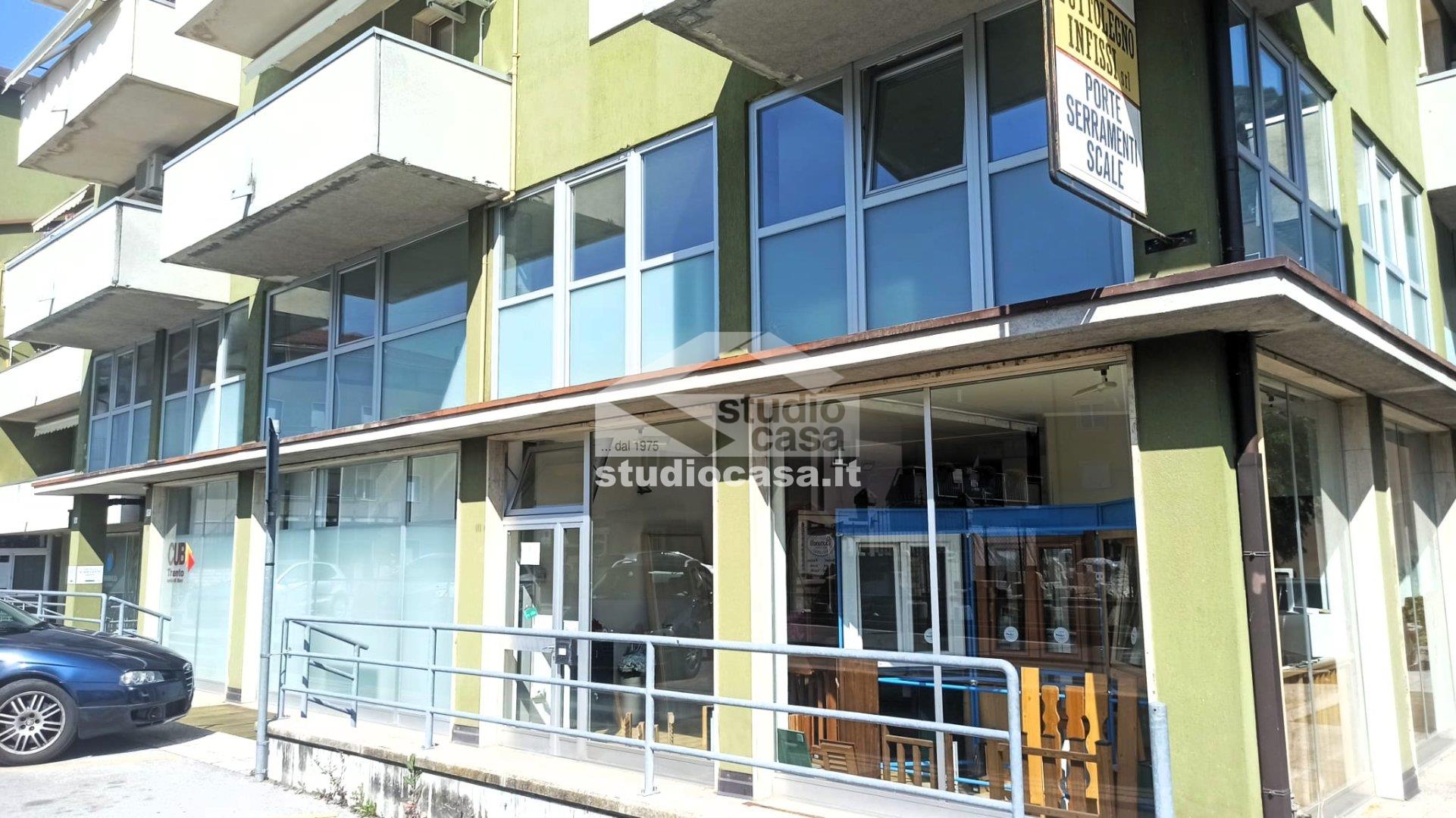 Ufficio in vendita a Mori