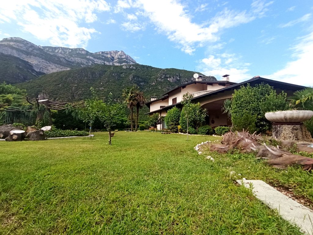 Villa Unifamiliare in vendita a Ala