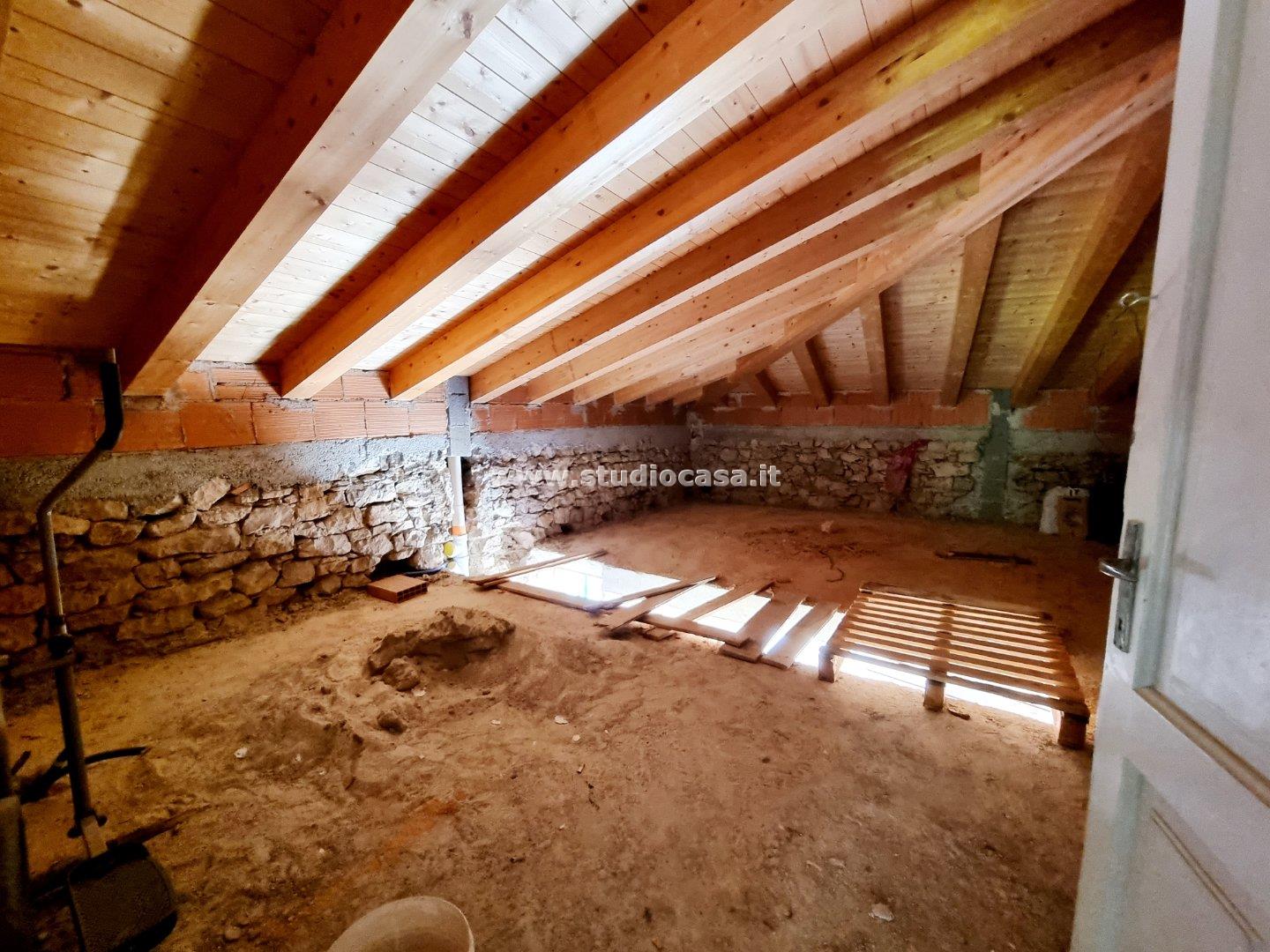 Appartamento in vendita a Brentonico