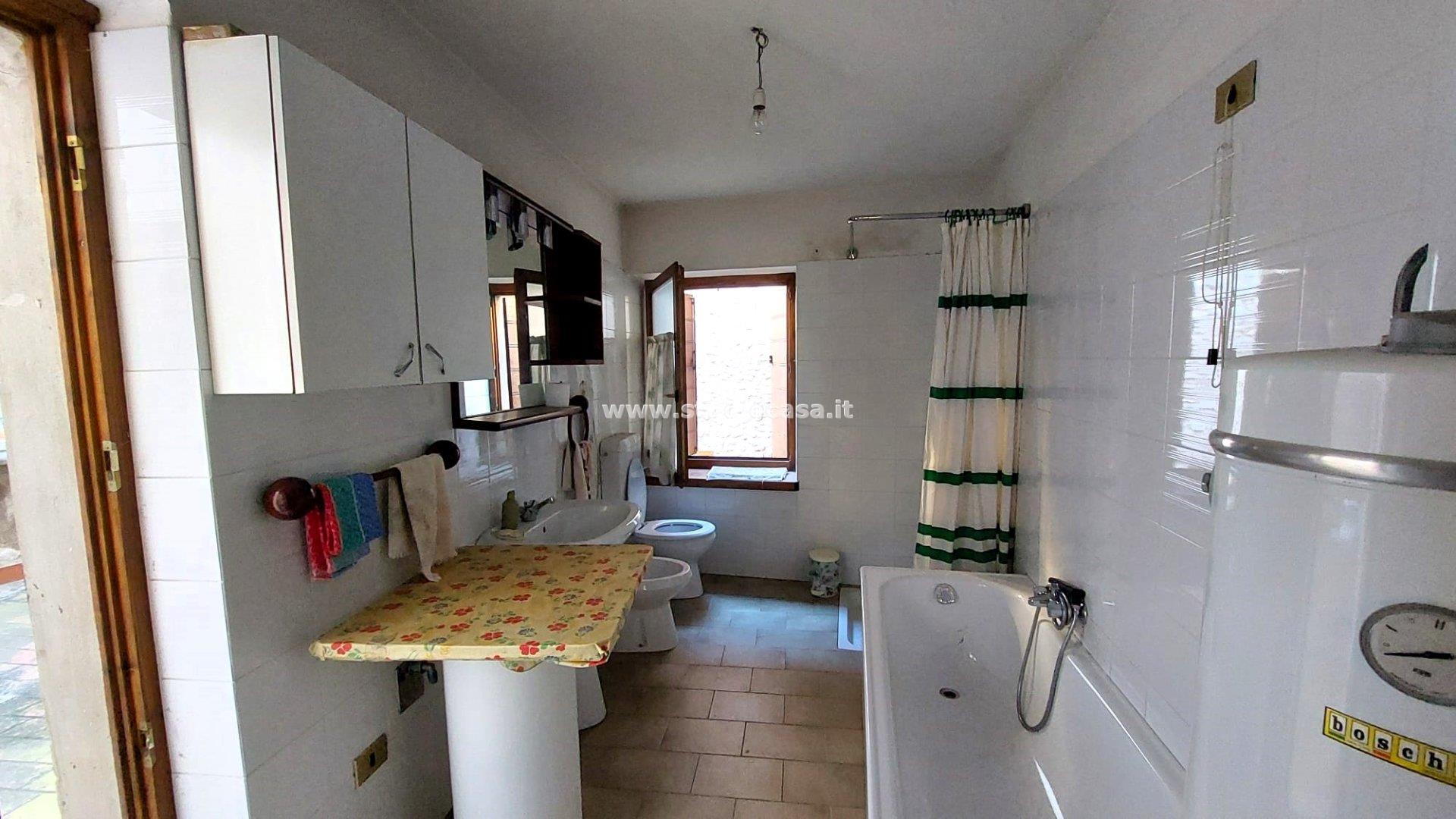 Casa Bifamiliare in vendita a Ronzo-Chienis