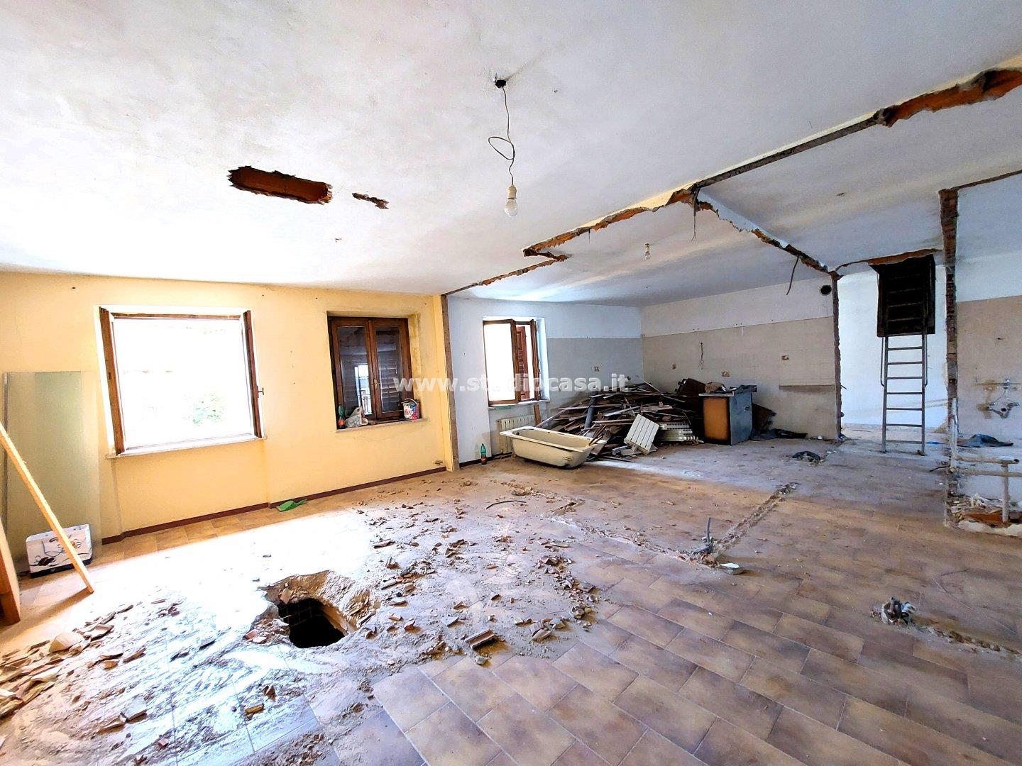 Casa Unifamiliare in vendita a Ronzo-Chienis