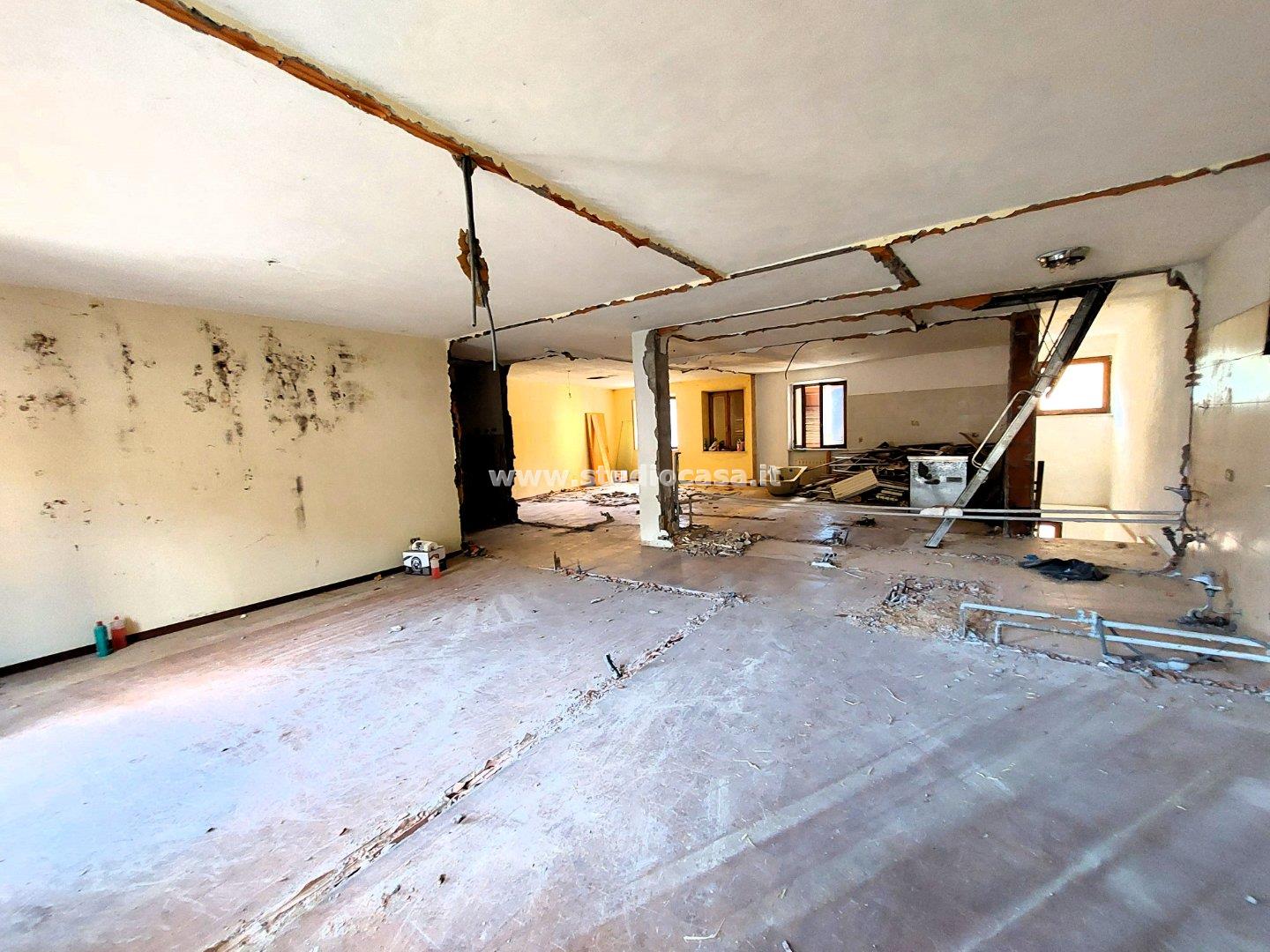 Casa Unifamiliare in vendita a Ronzo-Chienis