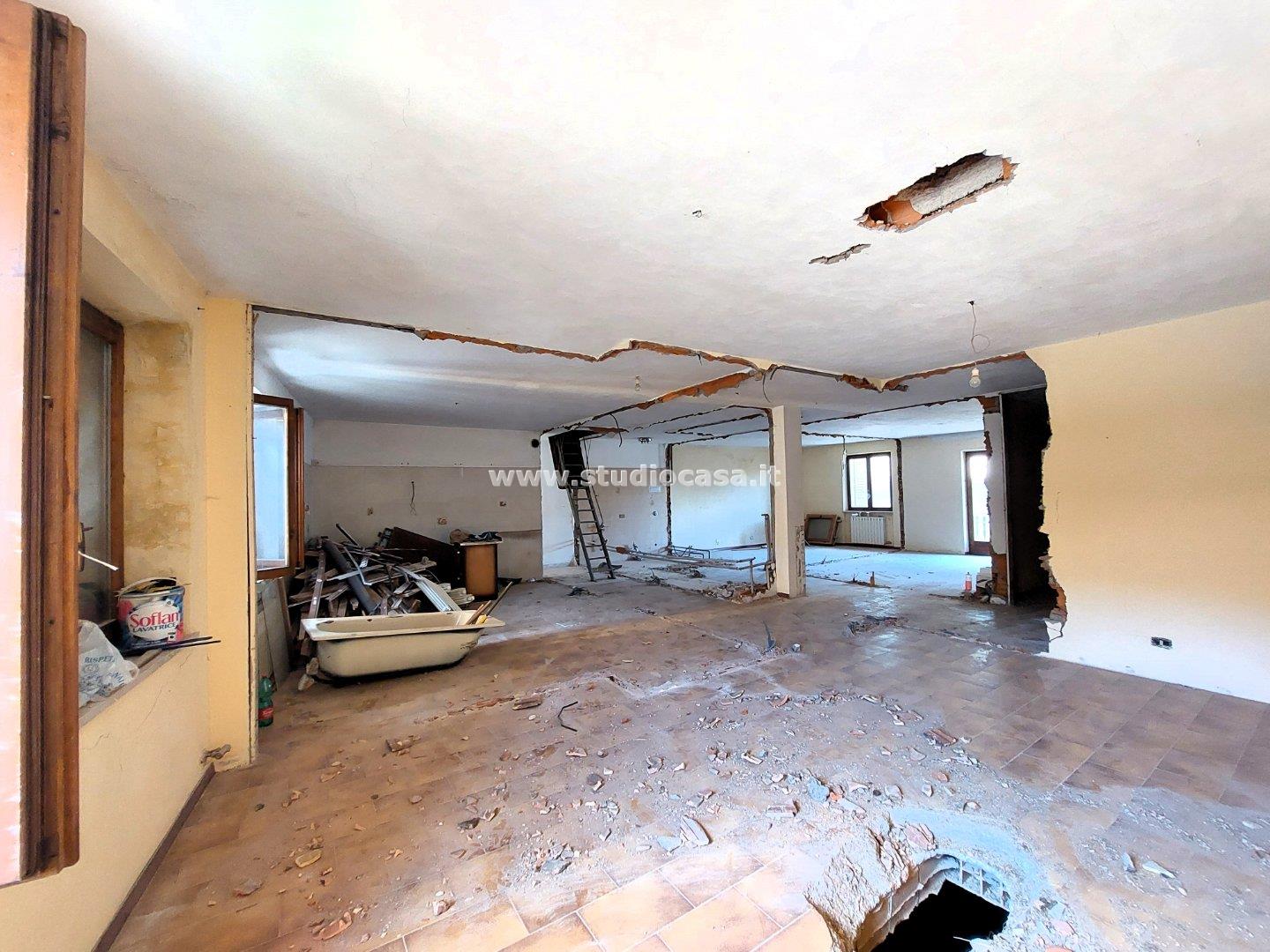 Casa Unifamiliare in vendita a Ronzo-Chienis