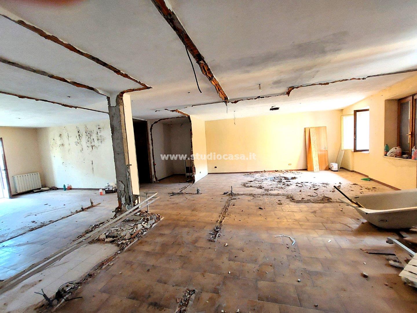 Casa Unifamiliare in vendita a Ronzo-Chienis