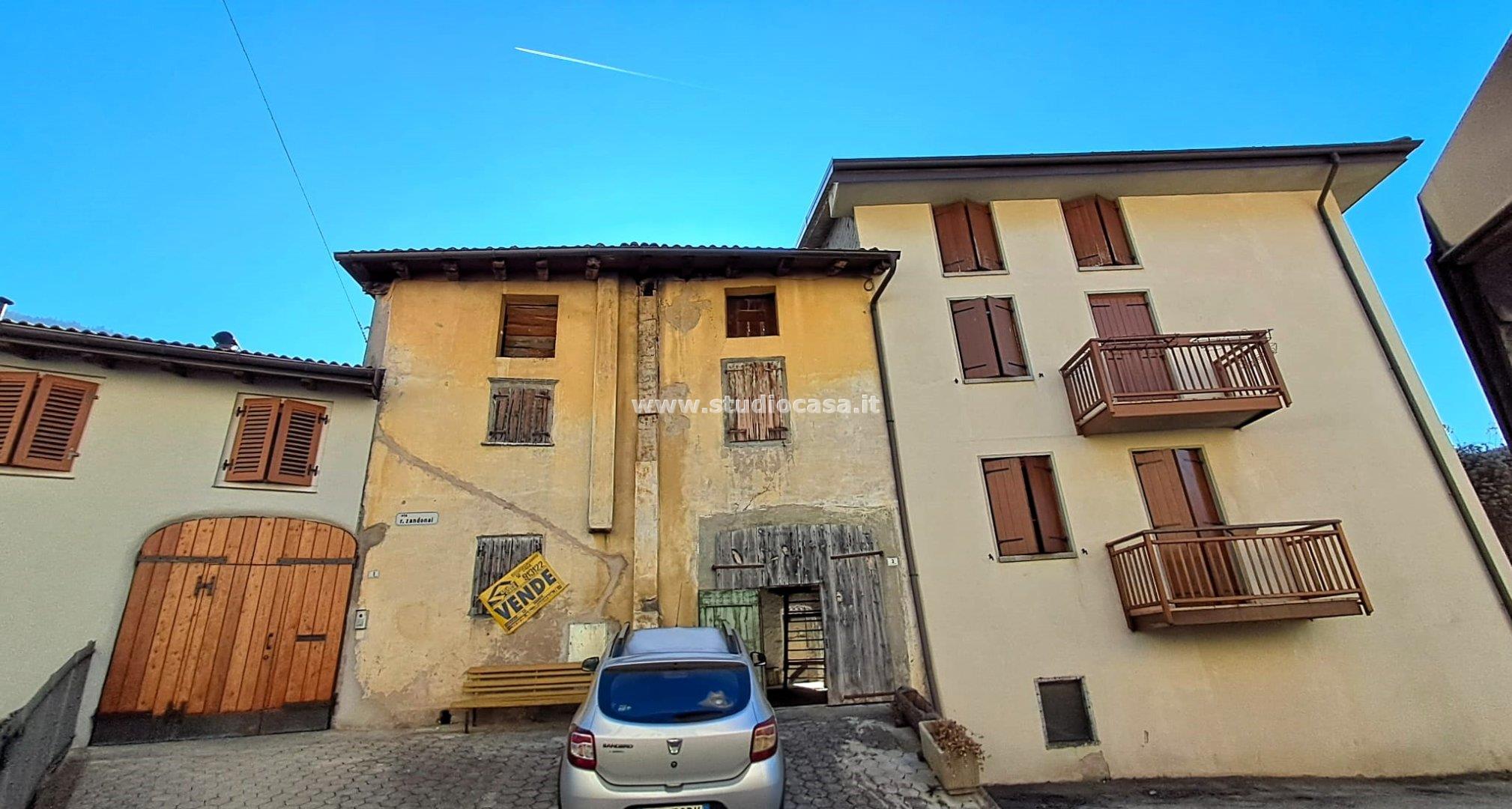 Casa Unifamiliare in vendita a Ronzo-Chienis