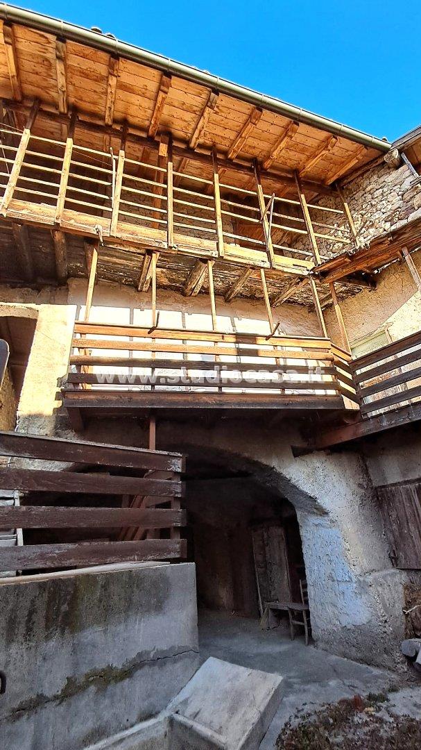 Casa Unifamiliare in vendita a Ronzo-Chienis