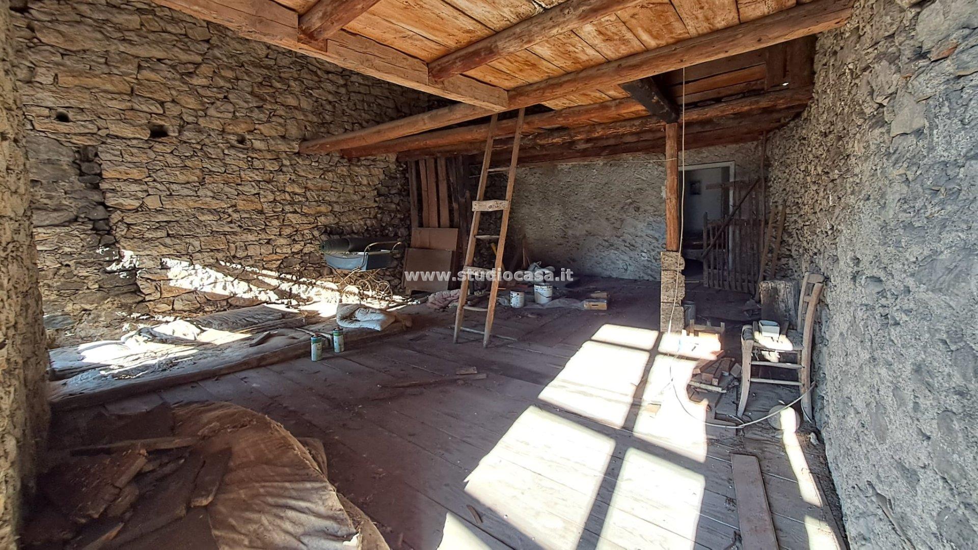 Casa Unifamiliare in vendita a Ronzo-Chienis