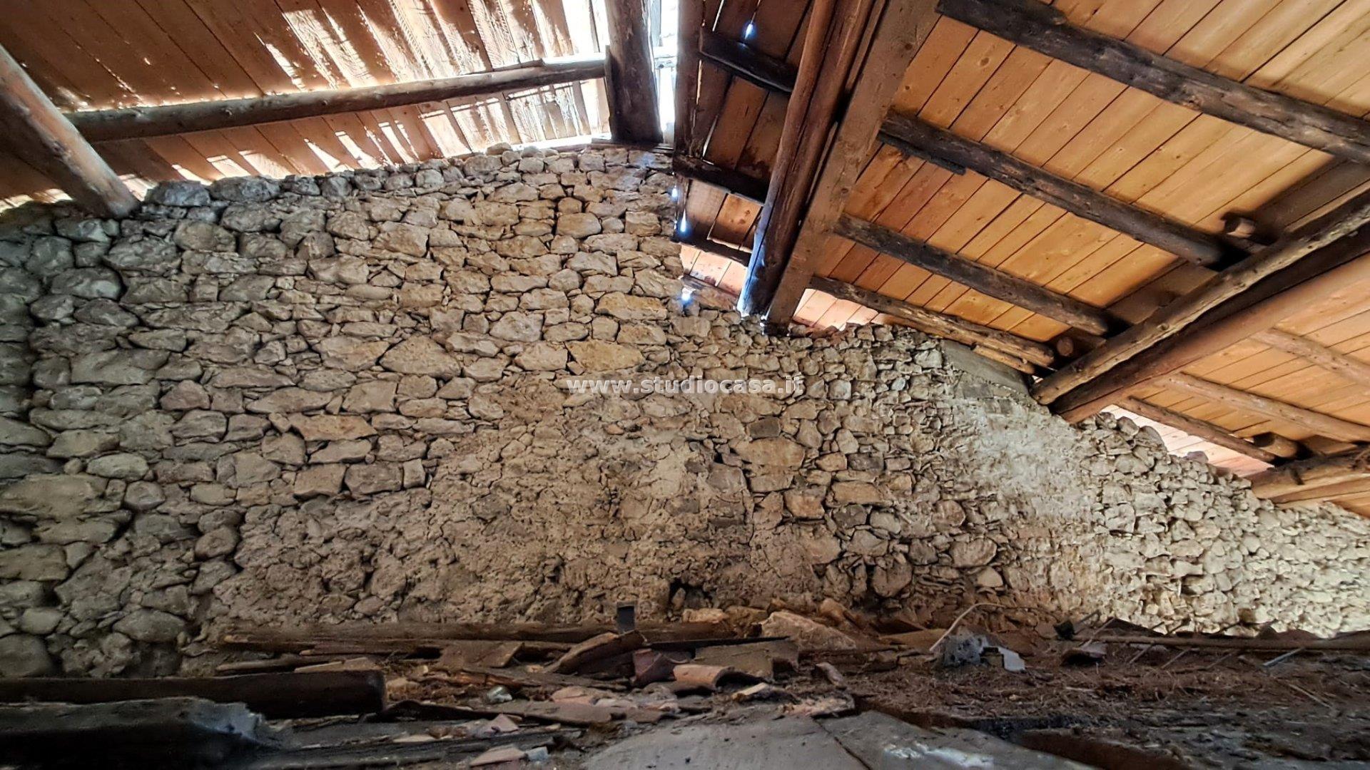 Casa Unifamiliare in vendita a Ronzo-Chienis