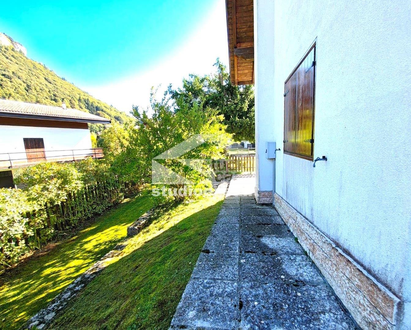 Villa a schiera di testa in vendita a Brentonico