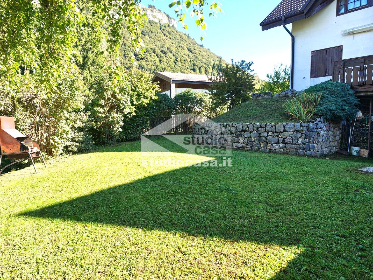 Villa a schiera di testa in vendita a Brentonico