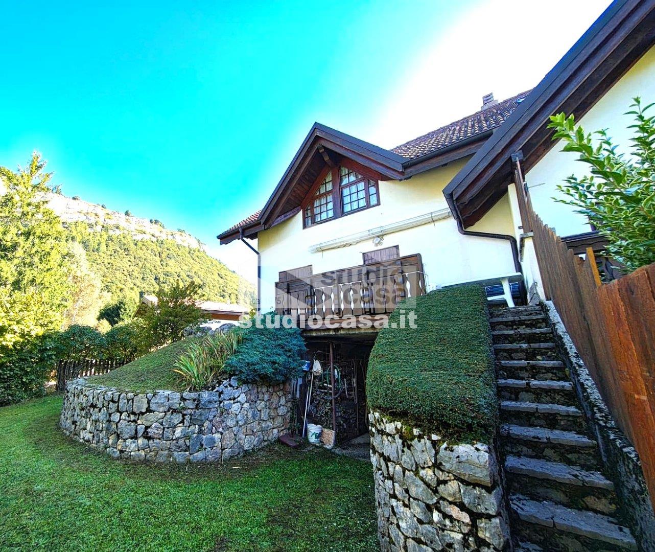 Villa a schiera di testa in vendita a Brentonico