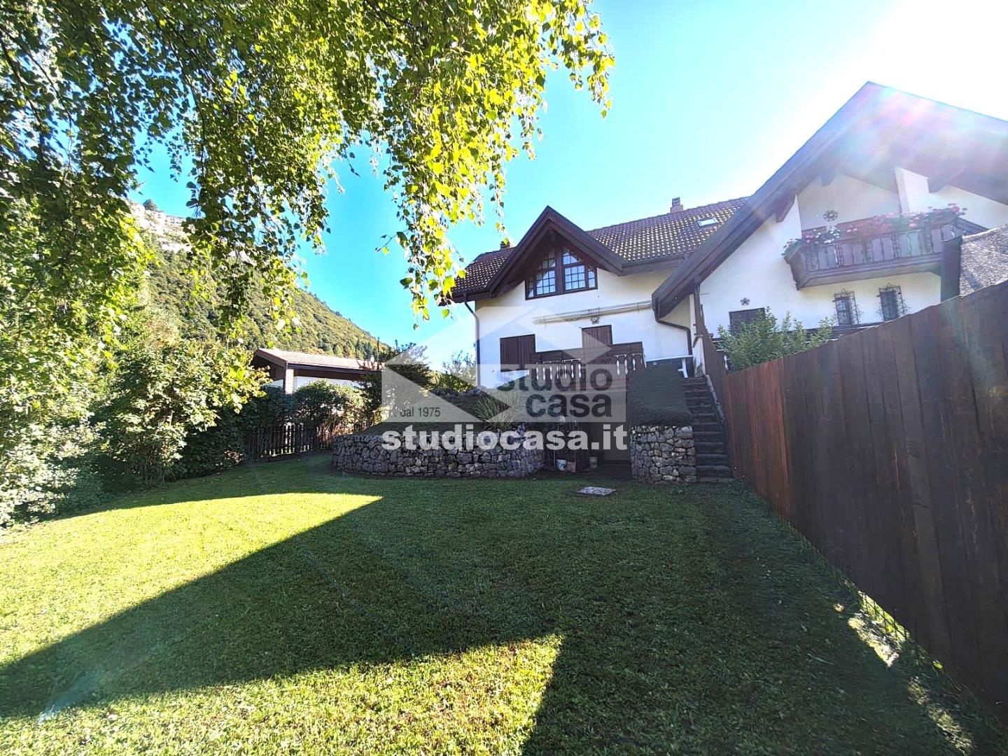 Villa a schiera di testa in vendita a Brentonico