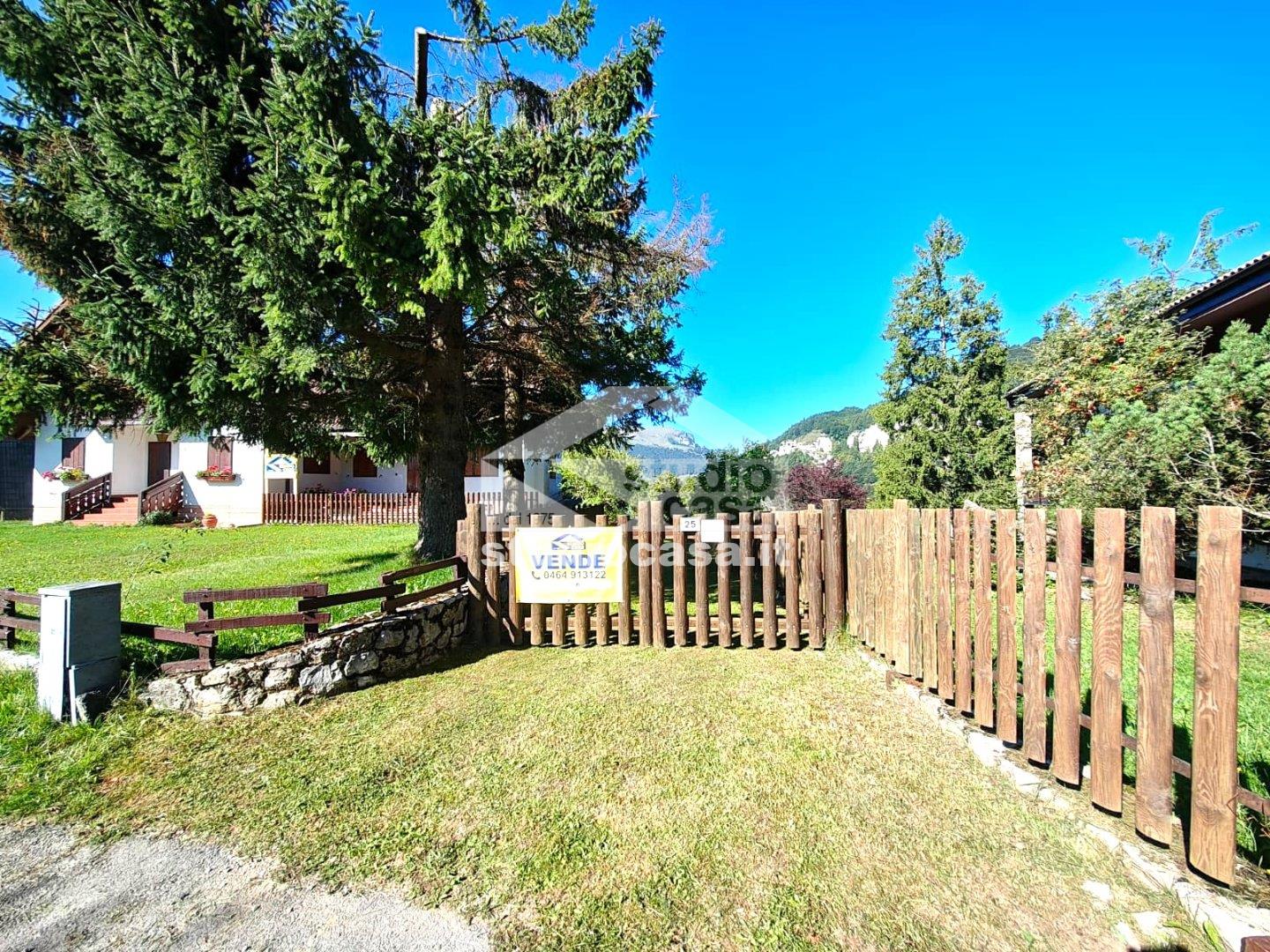 Villa a schiera di testa in vendita a Brentonico