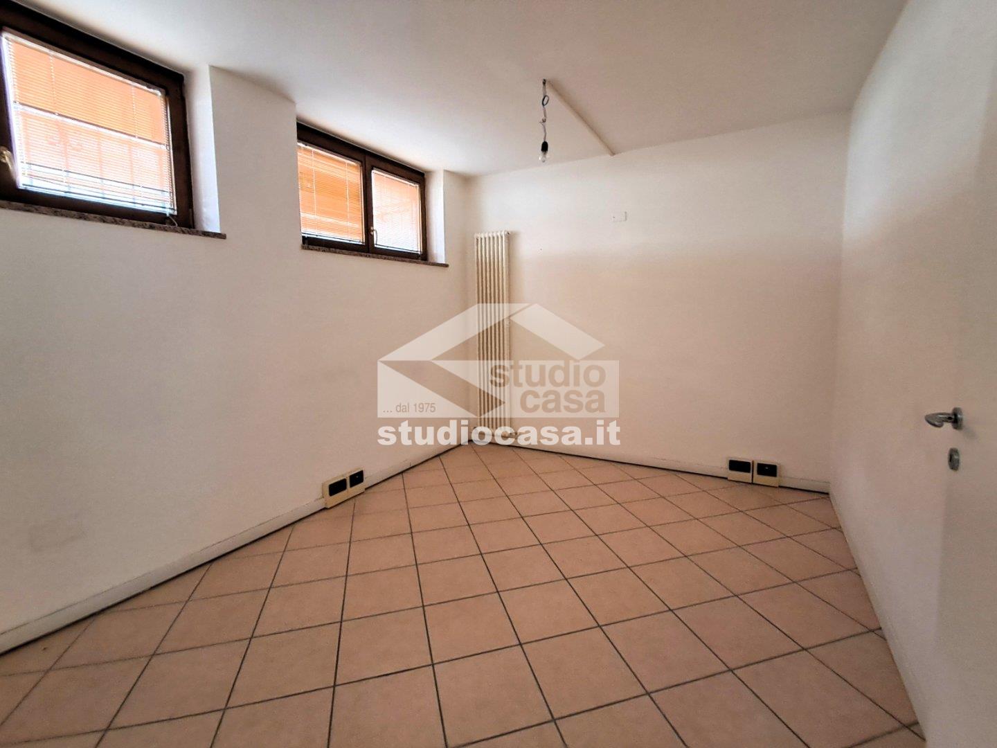 Ufficio in affitto a Avio