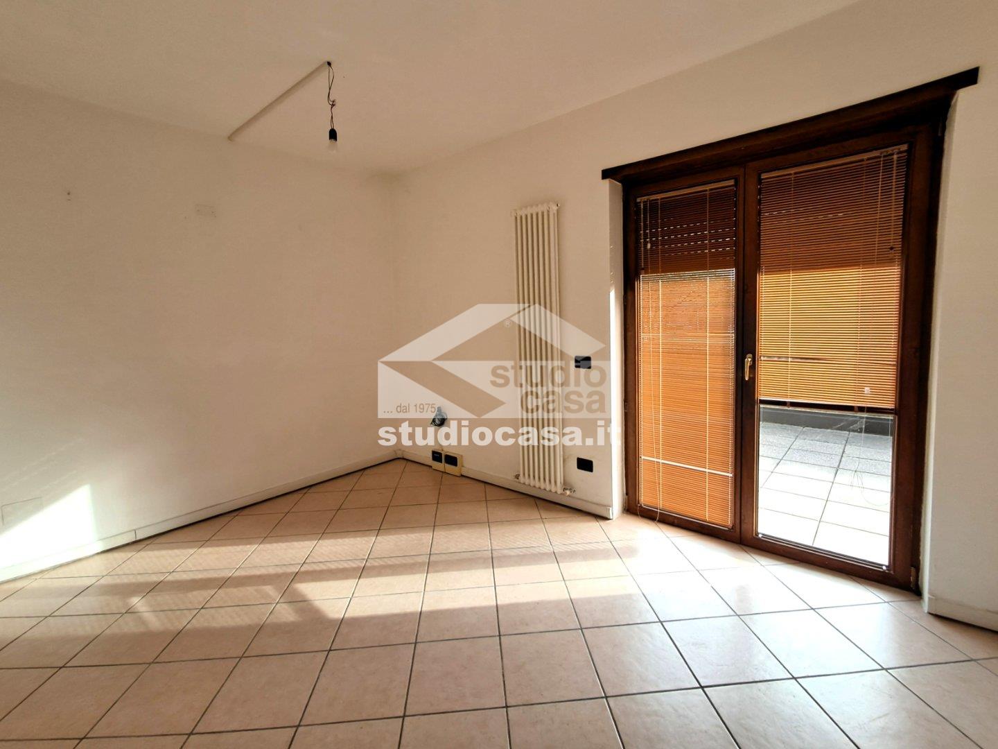 Ufficio in affitto a Avio