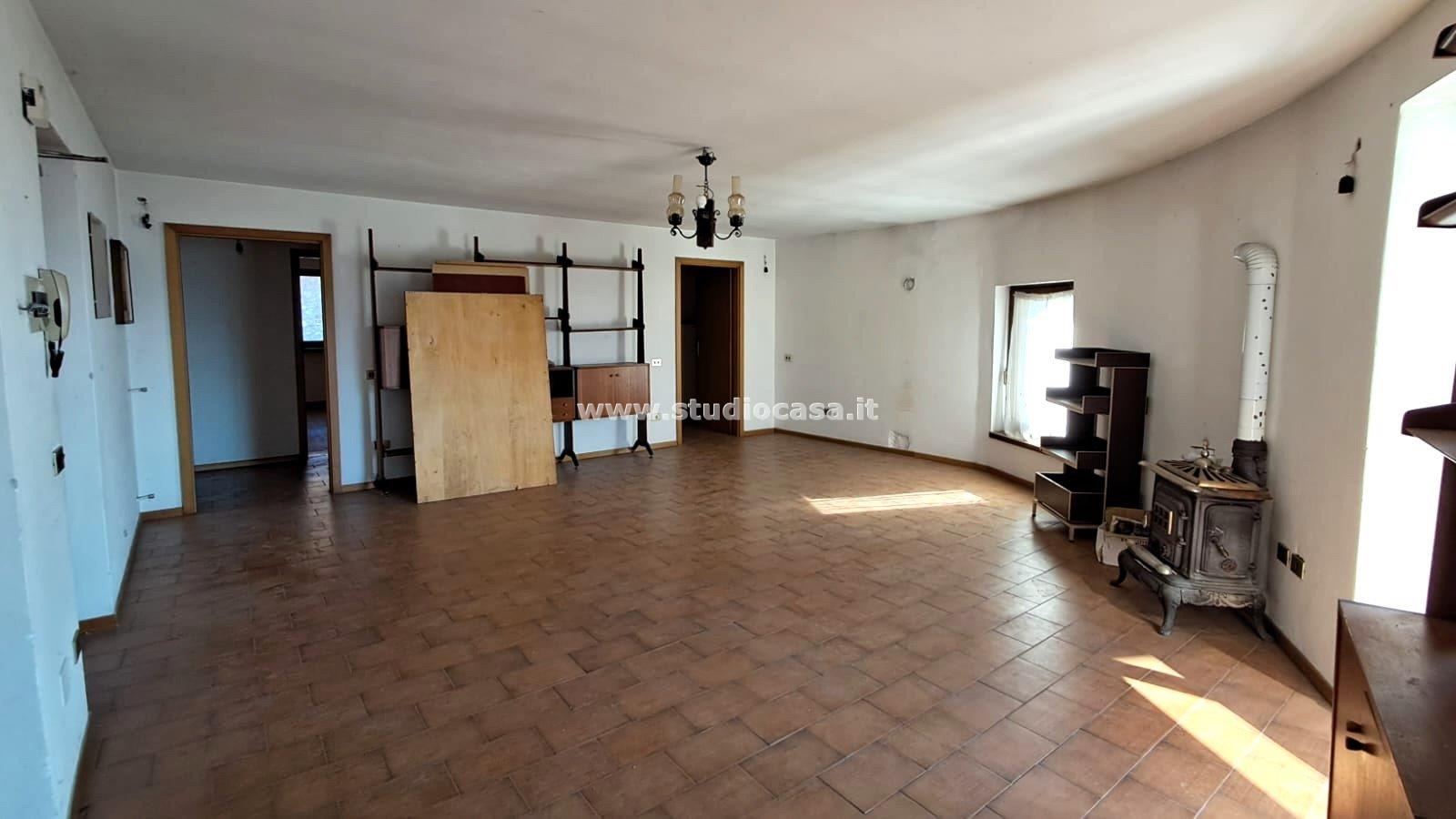 Casa Bifamiliare in vendita a Ronzo-Chienis