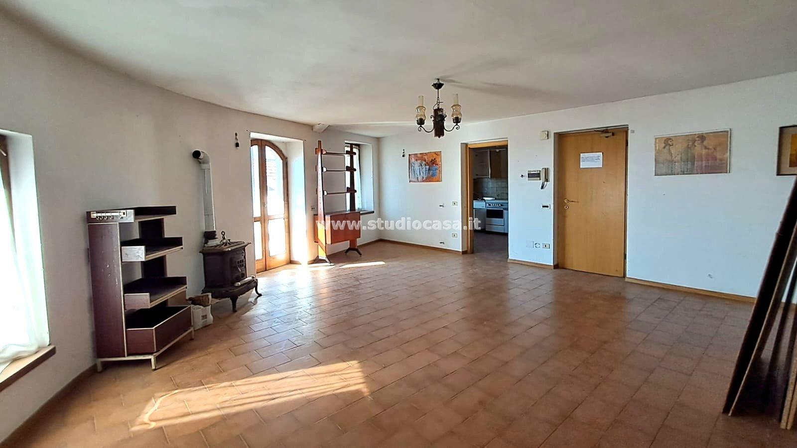 Casa Bifamiliare in vendita a Ronzo-Chienis