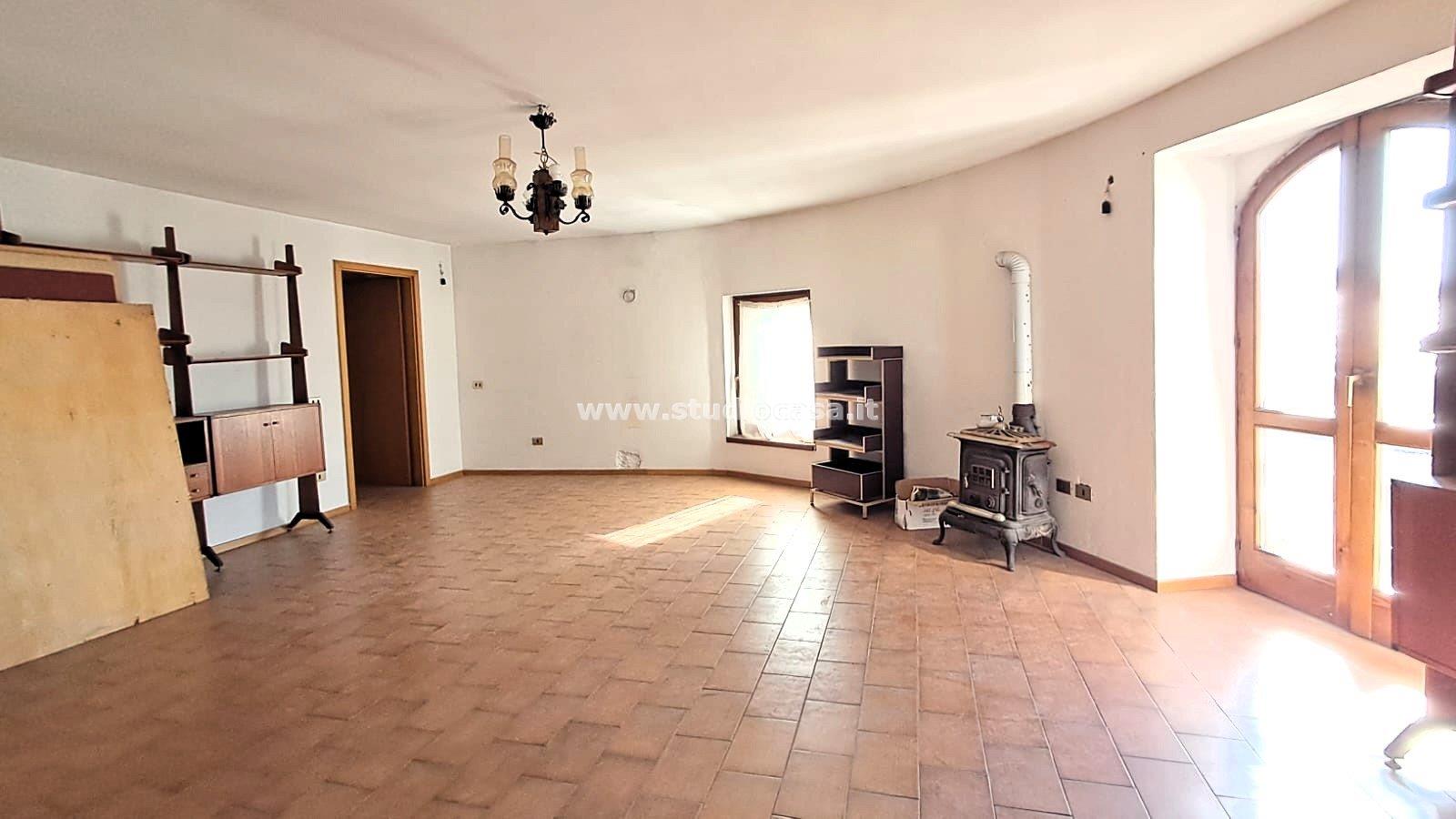 Casa Bifamiliare in vendita a Ronzo-Chienis