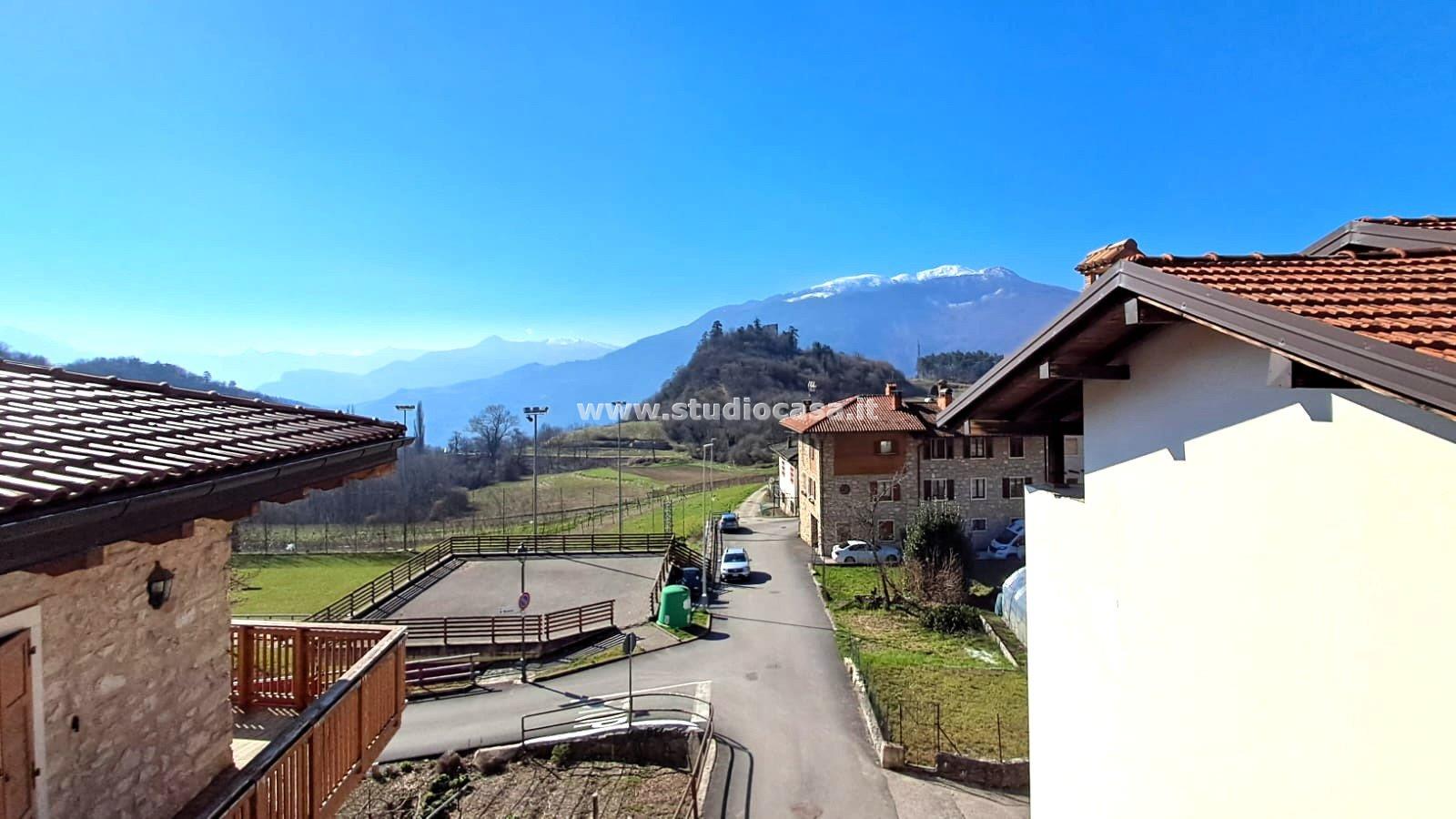Casa Bifamiliare in vendita a Ronzo-Chienis