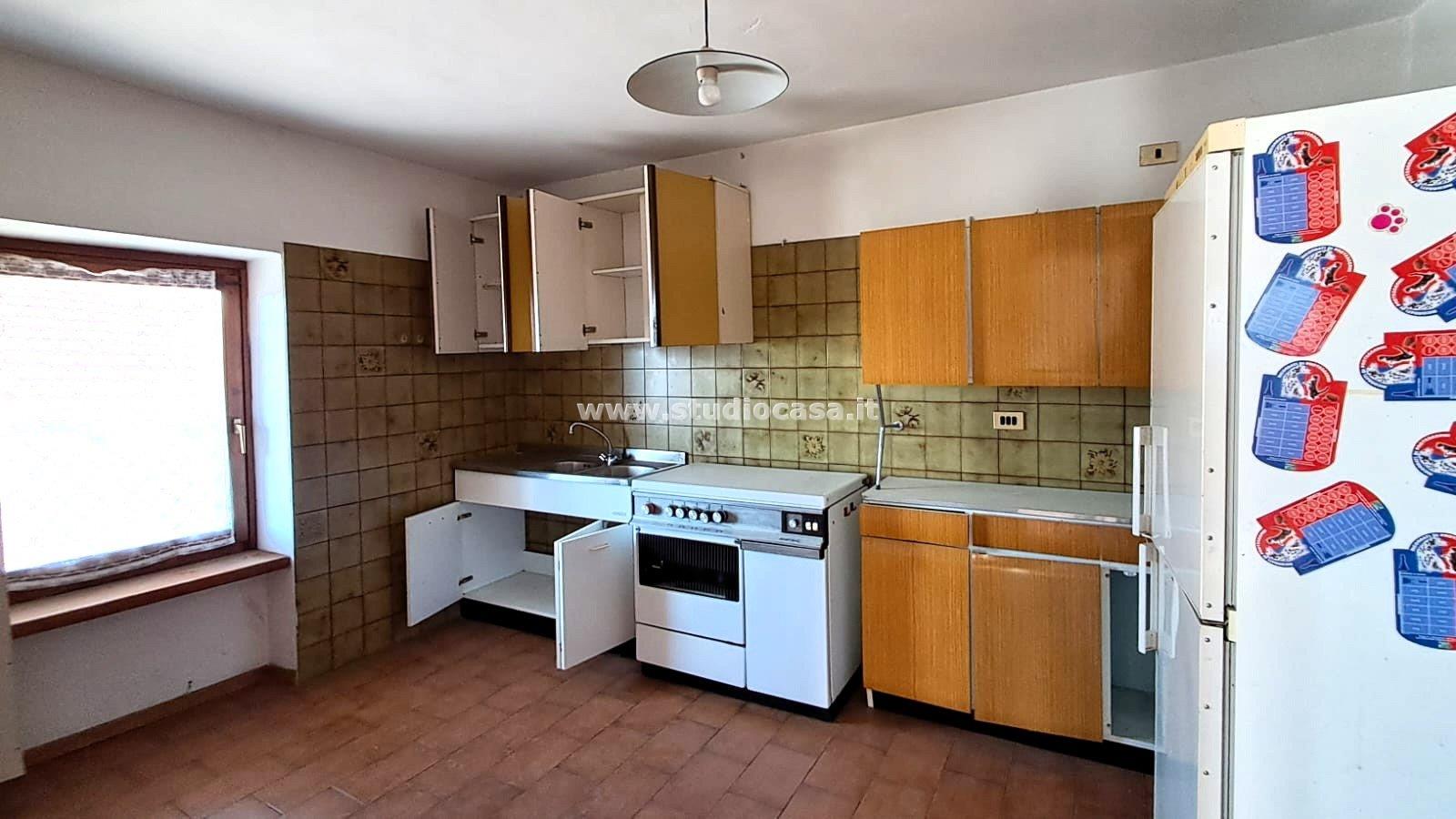 Casa Bifamiliare in vendita a Ronzo-Chienis