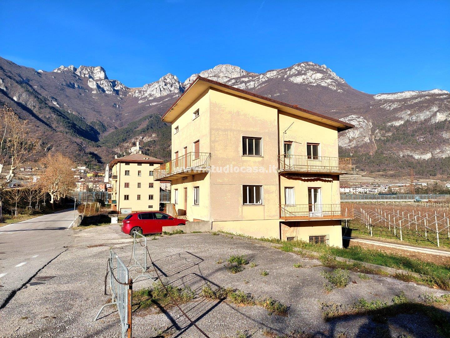 Casa Bifamiliare in vendita a Avio