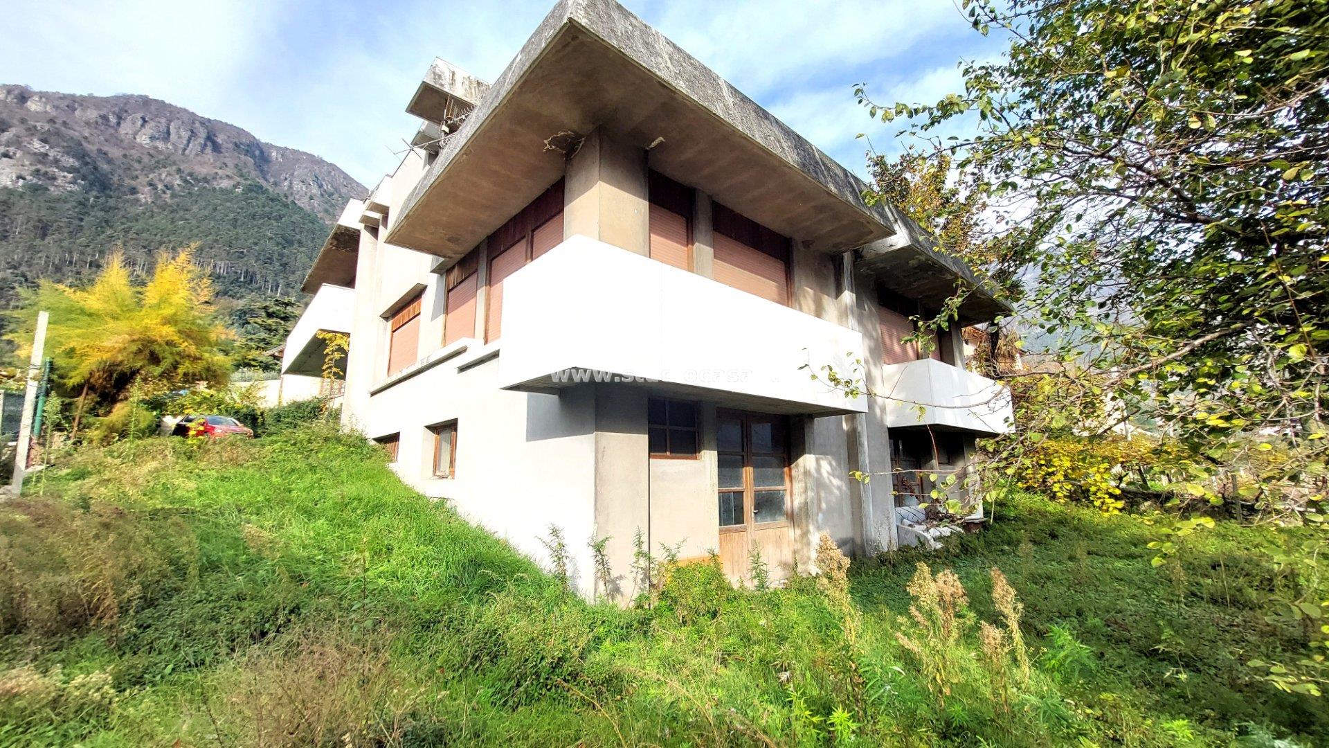 Villa Bifamiliare in vendita a Avio