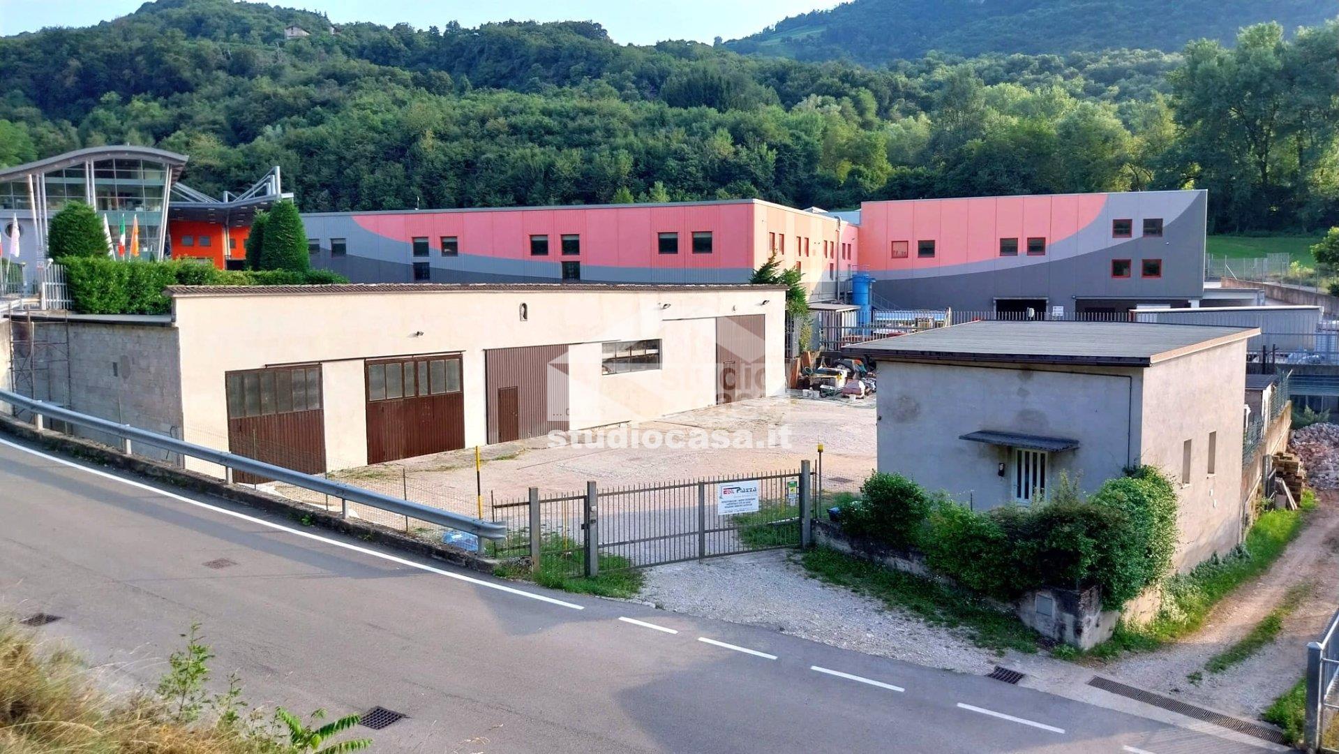 Magazzino in vendita a Brentonico