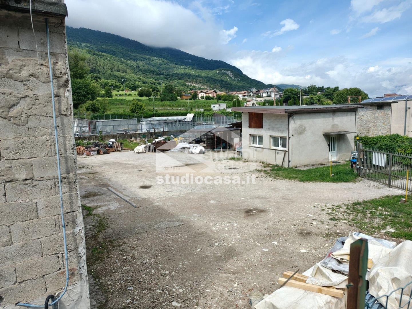 Magazzino in vendita a Brentonico