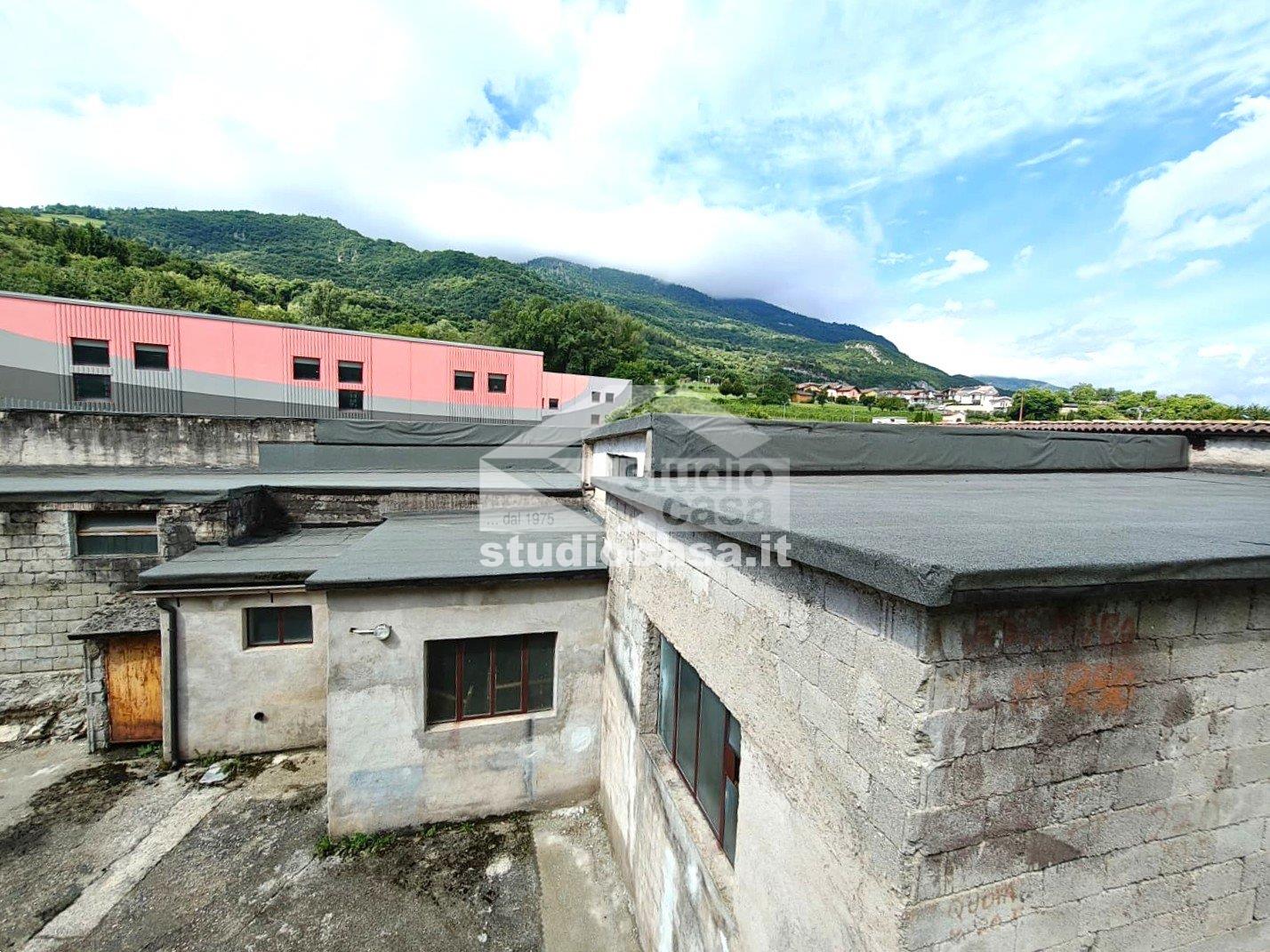 Magazzino in vendita a Brentonico