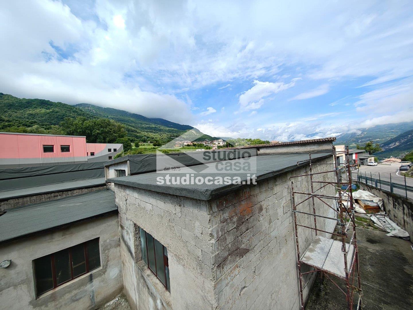 Magazzino in vendita a Brentonico